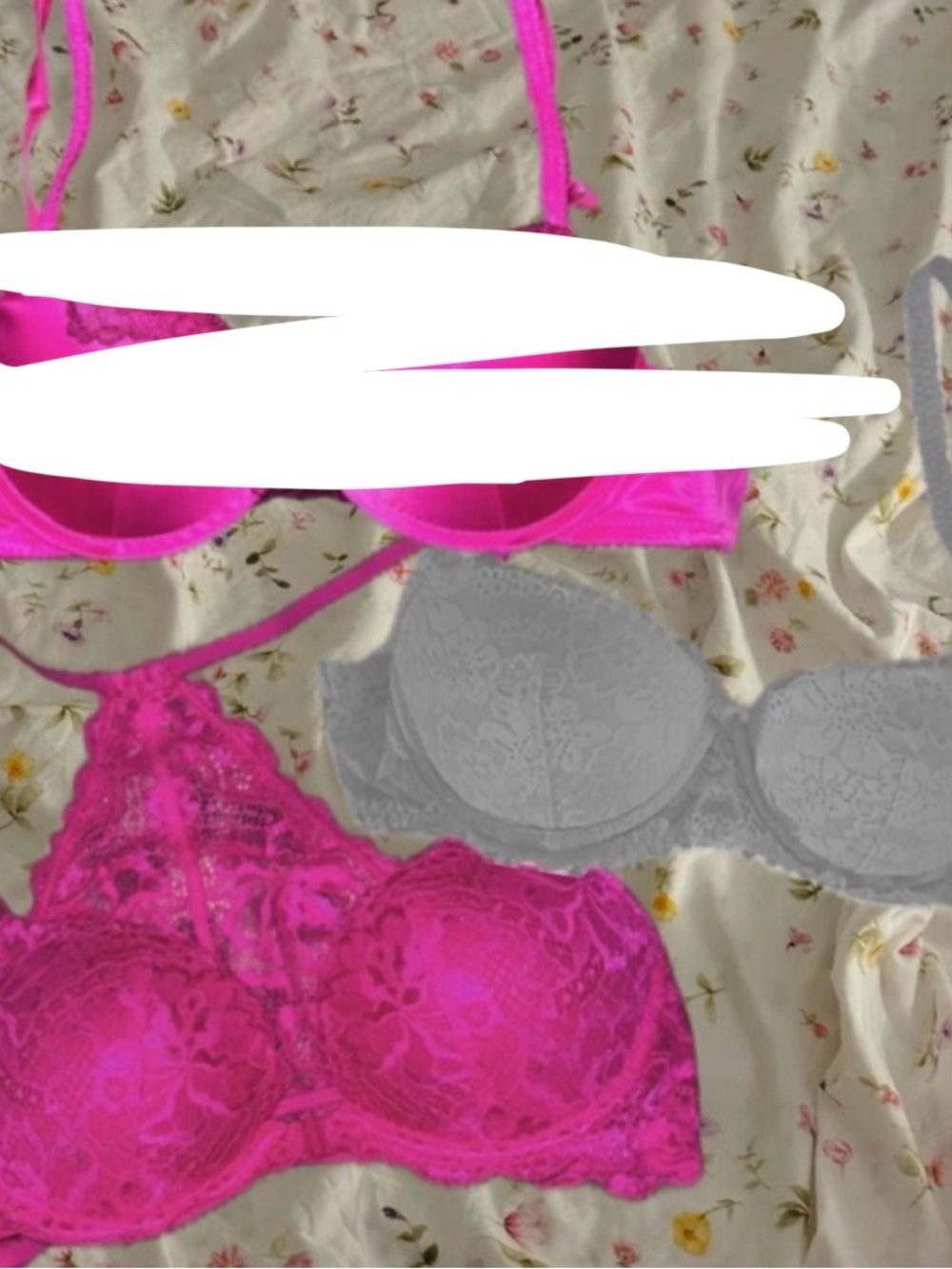 bundle of 34b & 32b bras